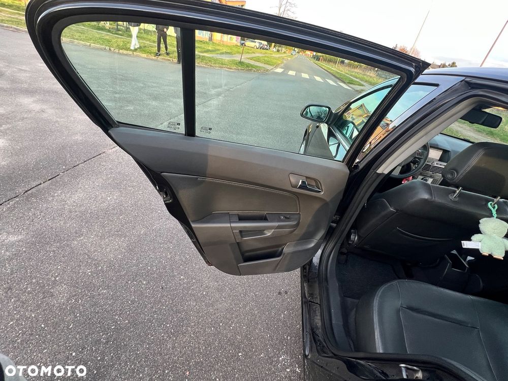 Opel Astra 2.0 T Sport - 12