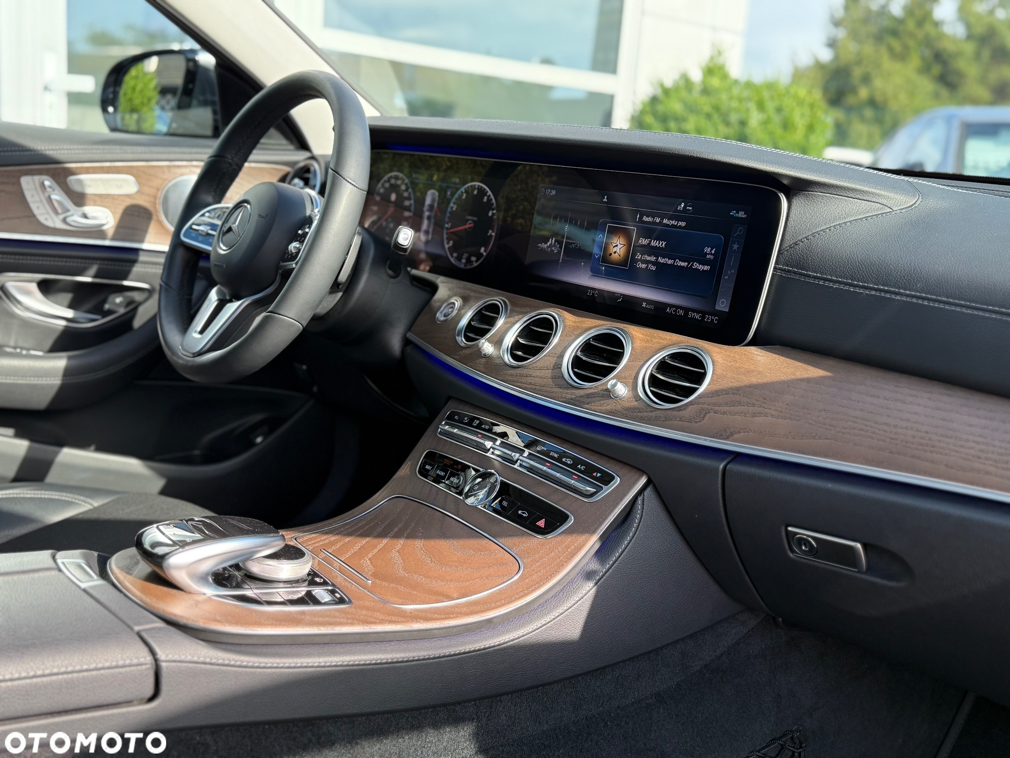 Mercedes-Benz Klasa E 200 4-Matic 9G-TRONIC - 13