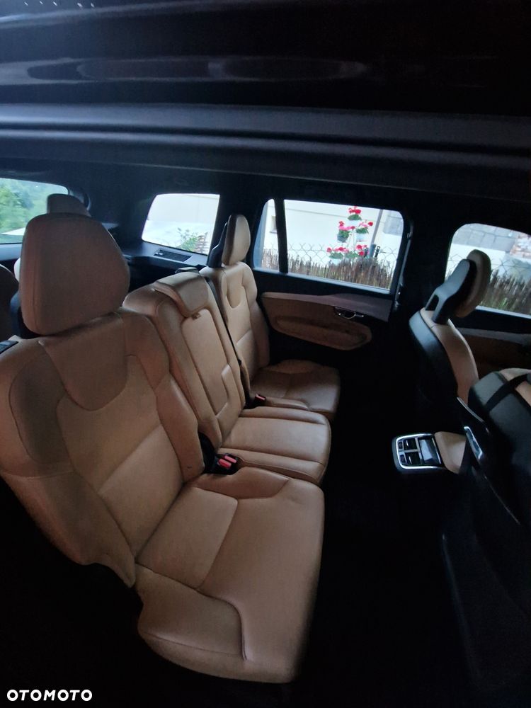 Volvo XC 90 - 8