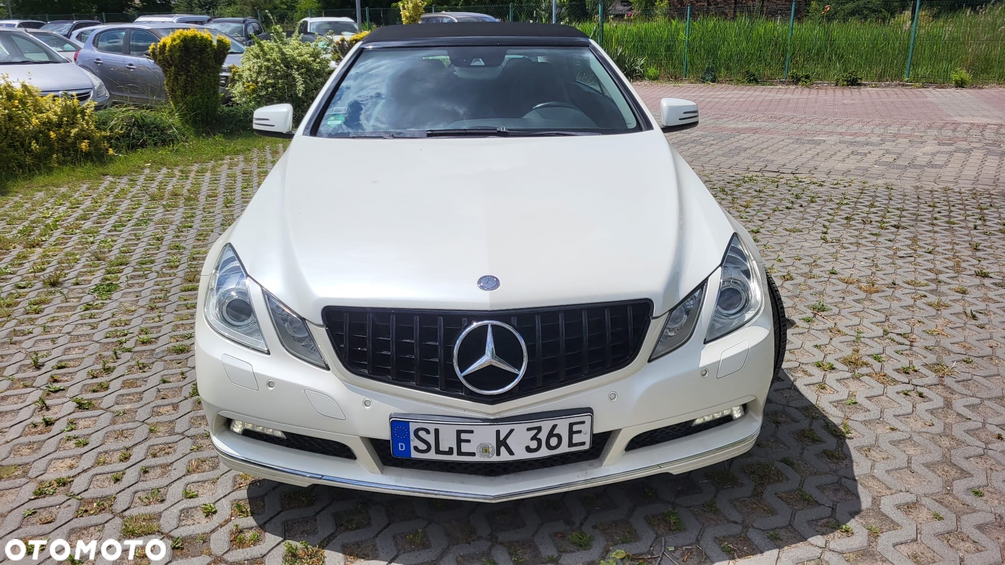 Mercedes-Benz Klasa E 250 CGI Cabrio BlueEFFICIENCY Automatik Avantgarde - 30