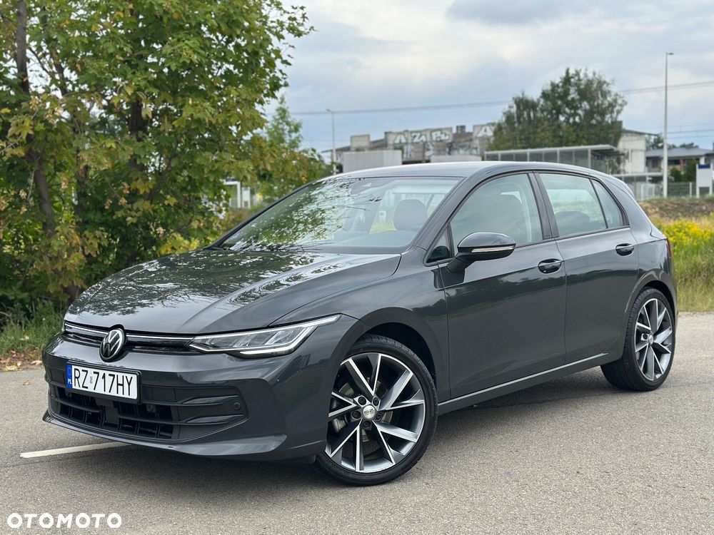 Volkswagen Golf 1.5 eTSI mHEV Special Edition DSG - 4