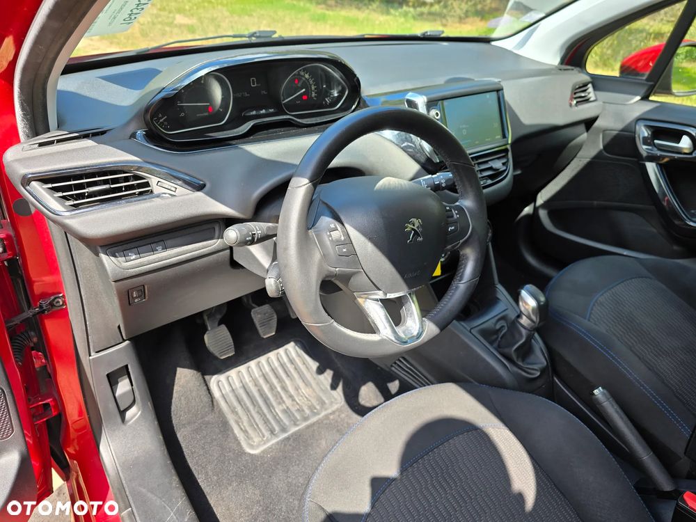 Peugeot 208 1.2 PureTech GPF Signature S&S - 16