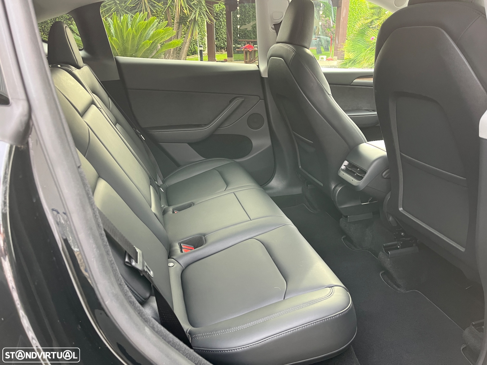 Tesla Model Y Performance Dual Motor AWD - 6