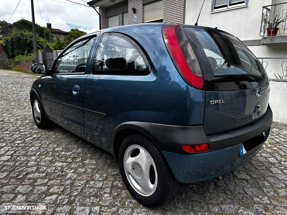 Opel Corsa 1.2 16V Confort - 2