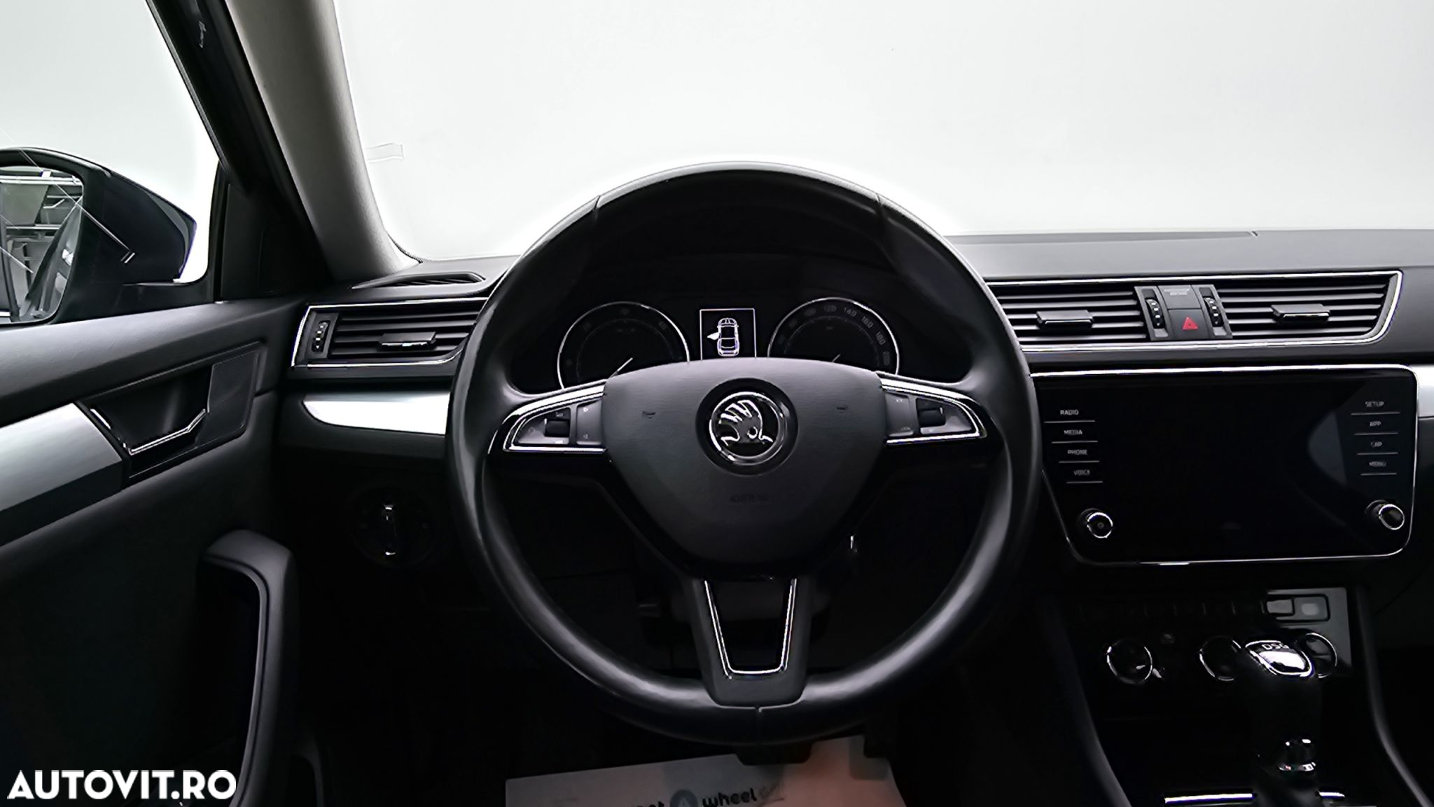 Skoda Superb 2.0 TDI DSG Ambition - 15