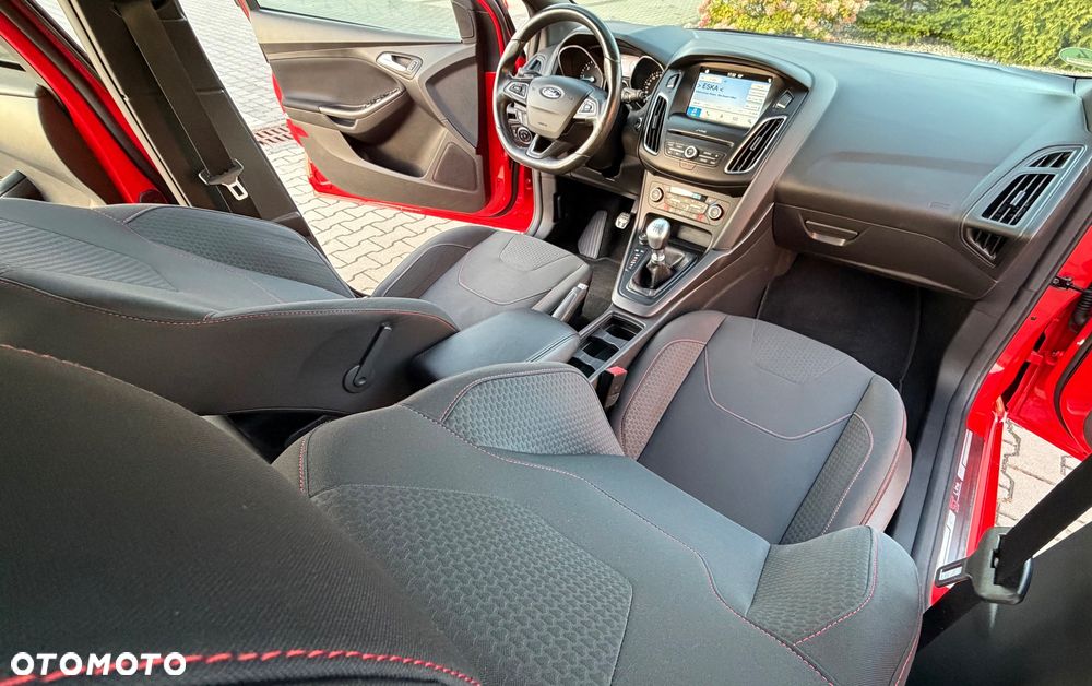 Ford Focus 2.0 TDCi ST-Line Red ASS - 24