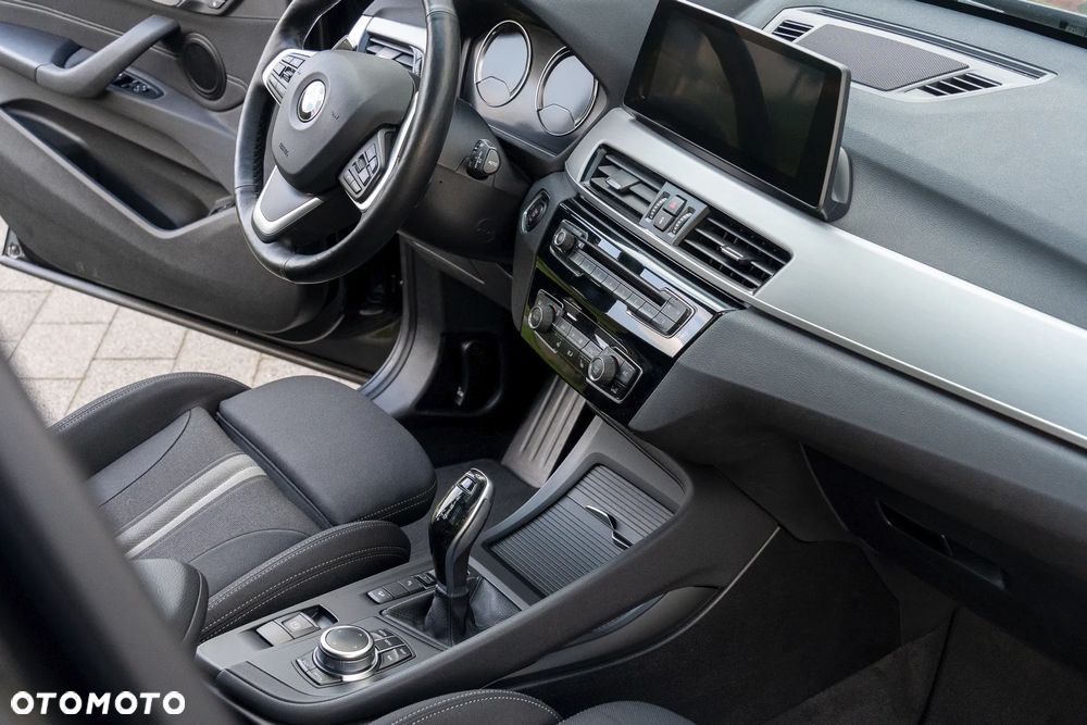 BMW X1 xDrive20d Sport Line - 12