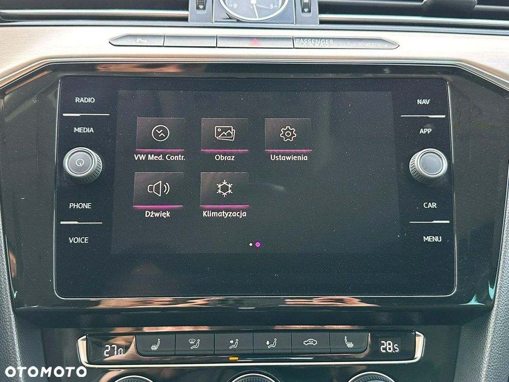 Volkswagen Passat - 31