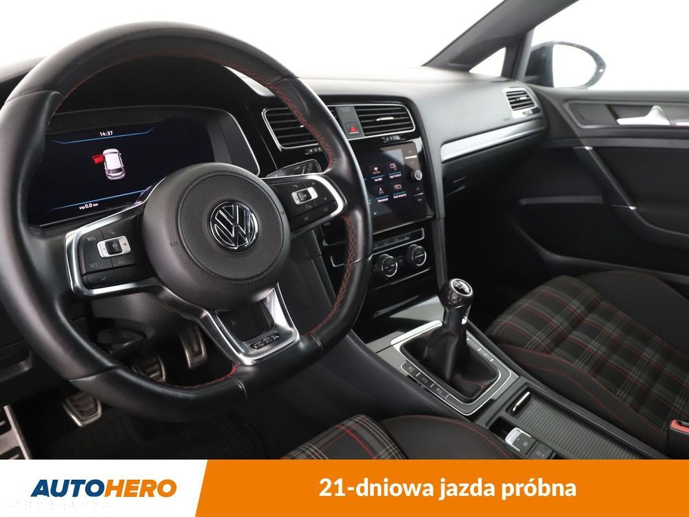 Volkswagen Golf - 12