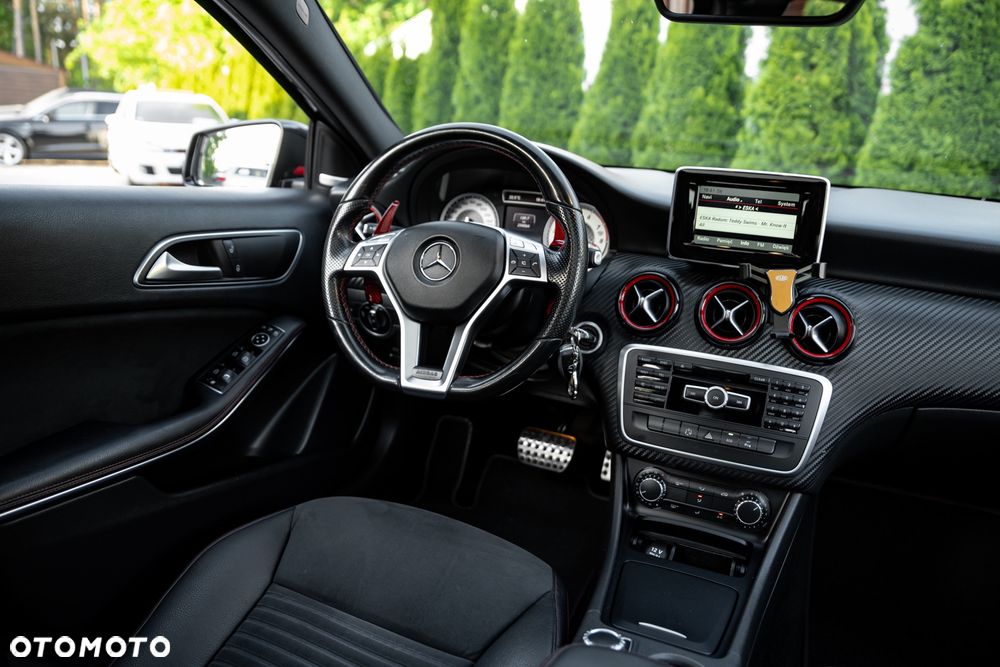 Mercedes-Benz Klasa A 250 4Matic 7G-DCT AMG Line - 25