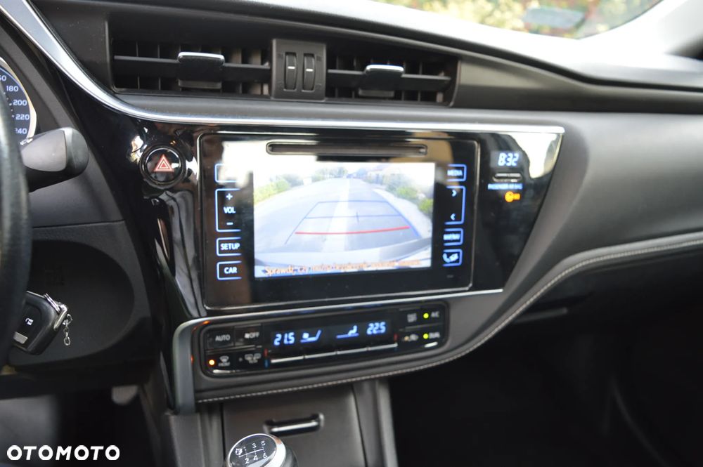Toyota Corolla 1.6 Comfort - 21