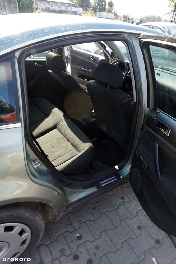 VOLKSWAGEN PASSAT B5 LIFT SEDAN 2002 LA6W 1.6 8V ALZ 102KM DVP ZIELONY FRESCO na części - 17