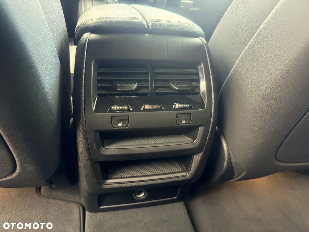 BMW X5 xDrive45e - 18