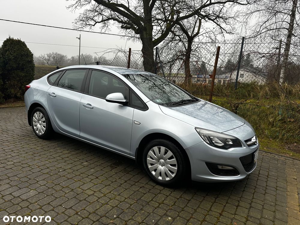 Opel Astra 1.6 Essentia - 2