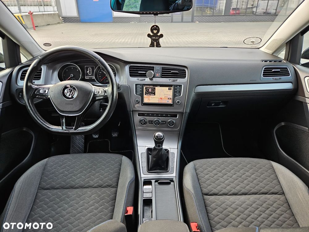 Volkswagen Golf - 16