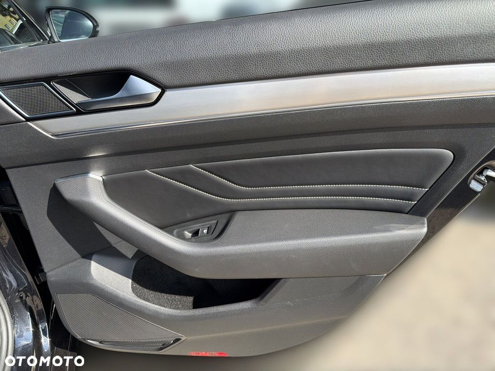 Volkswagen Passat 2.0 TDI EVO Elegance DSG - 31