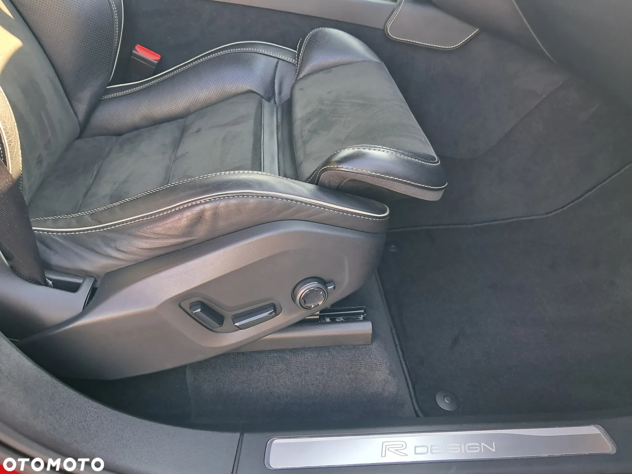 Volvo XC 90 D5 SCR AWD R-Design - 30