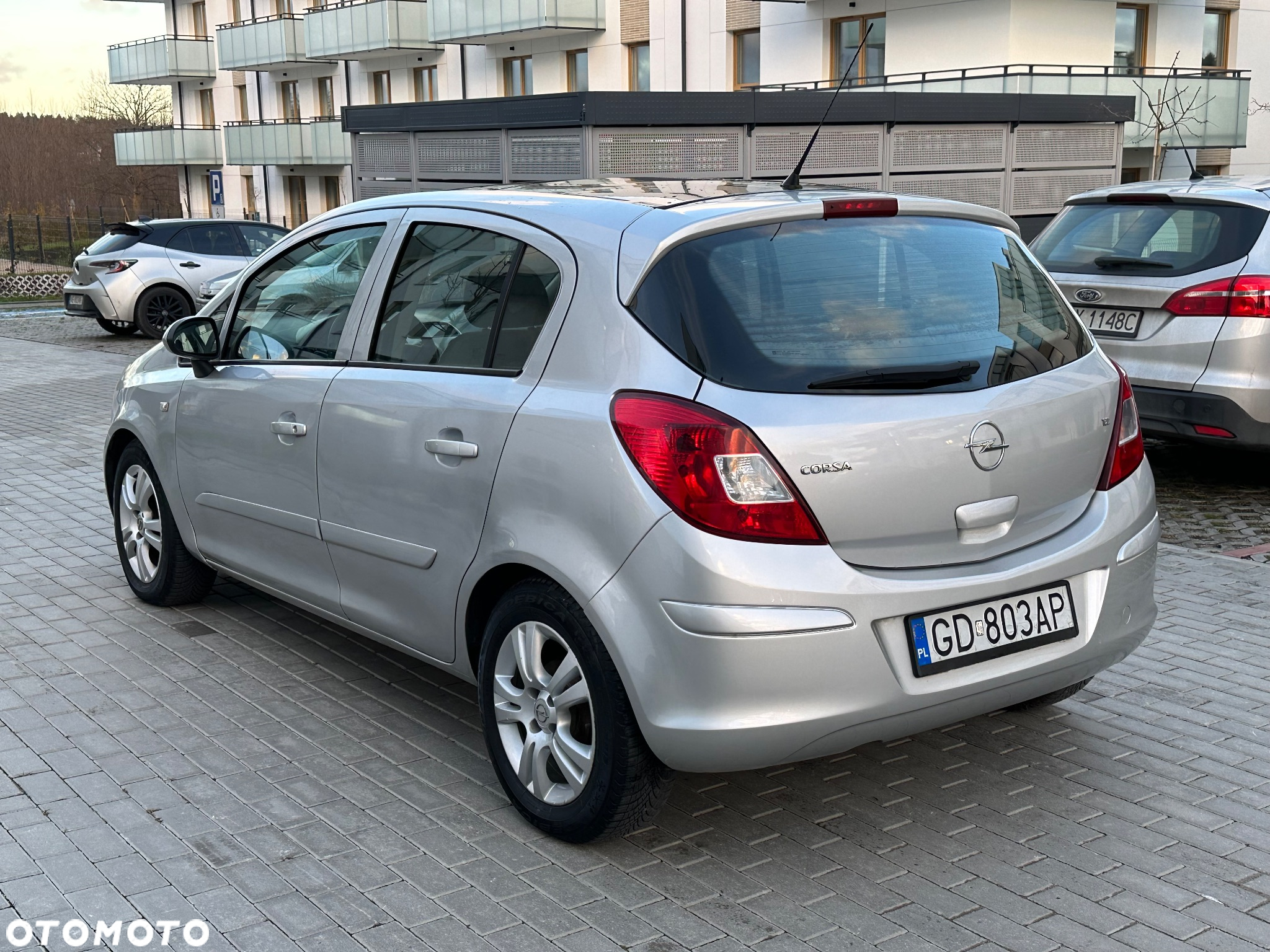 Opel Corsa 1.2 16V Edition - 4