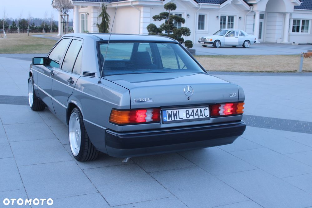 Mercedes-Benz W201 (190) - 6