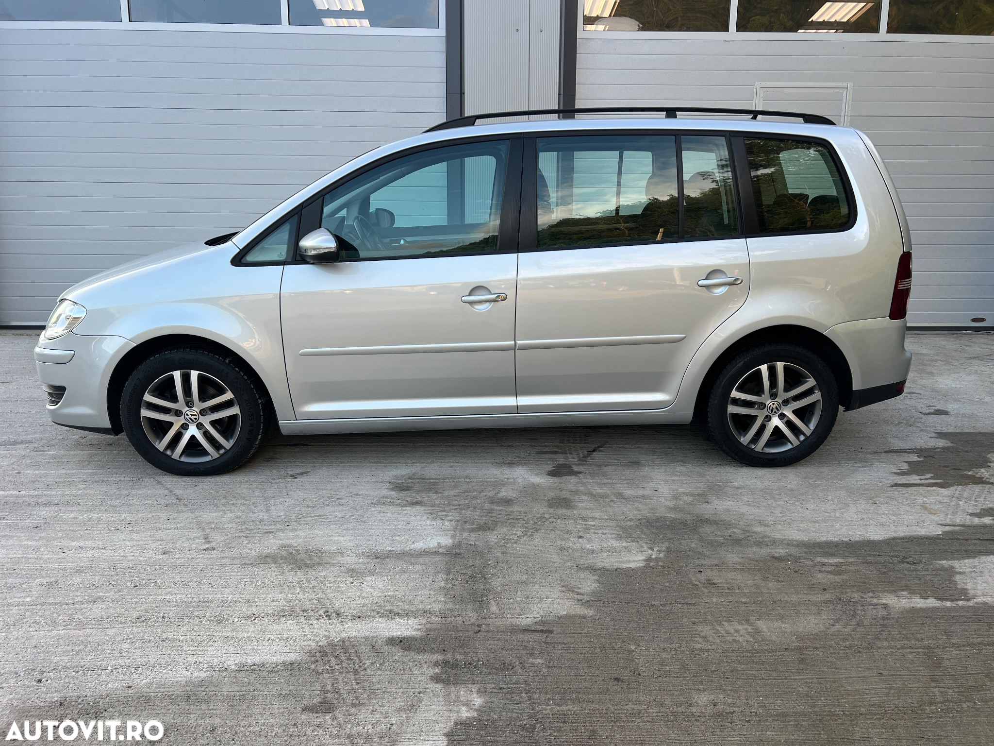 Volkswagen Touran 1.9 TDI Conceptline - 4