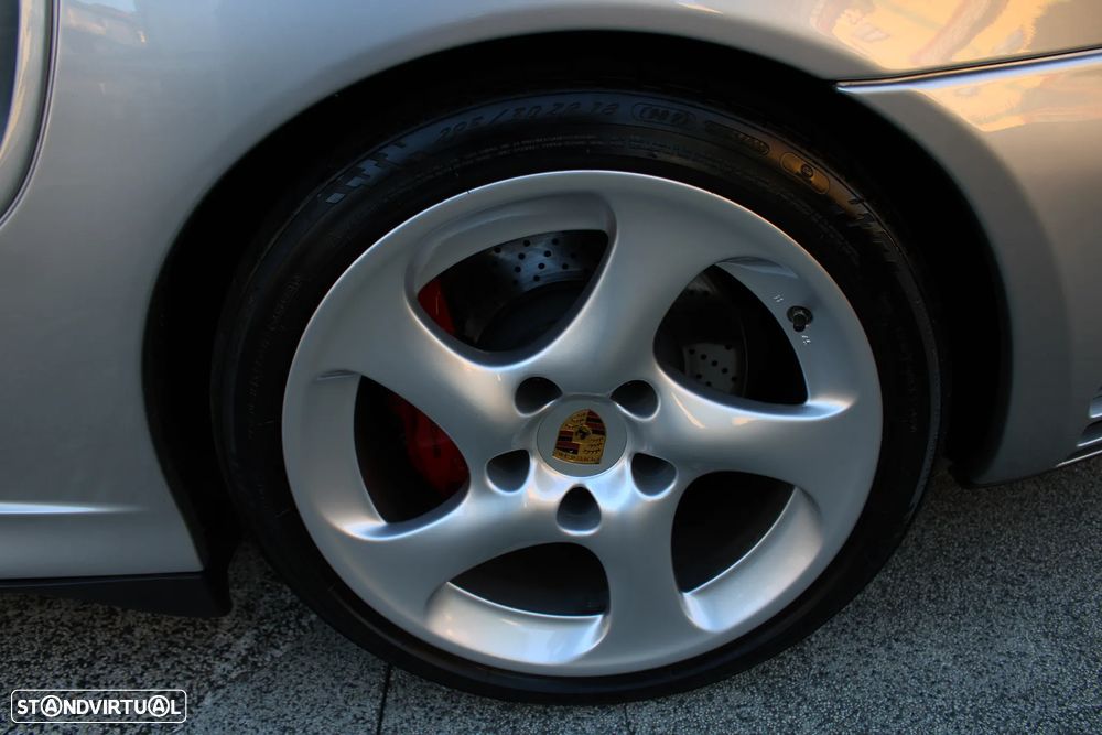 Porsche 911 (996) Turbo - 45