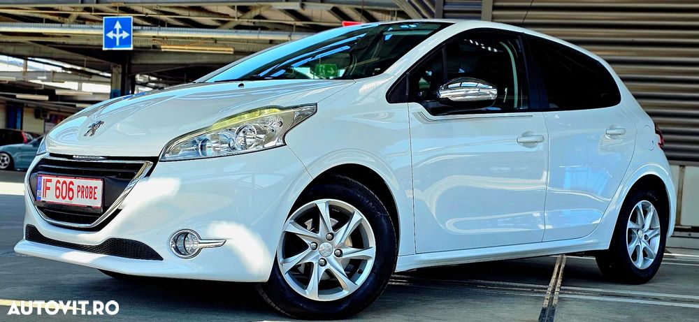 Peugeot 208 82 VTI Allure - 24
