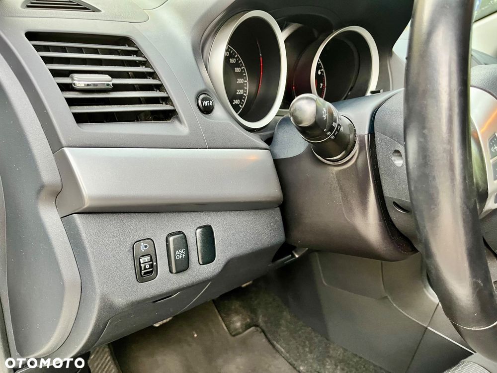 Mitsubishi Lancer 1.5 Inform - 21