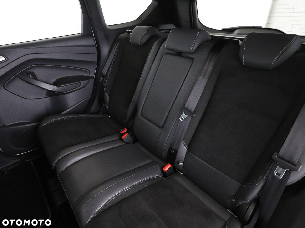 Ford Kuga 2.0 TDCi 2x4 ST-Line - 17
