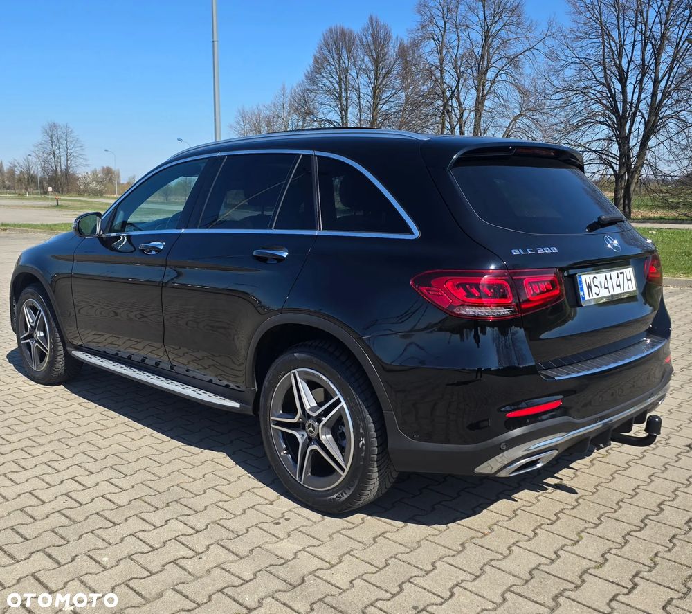 Mercedes-Benz GLC 300 4Matic 9G-TRONIC AMG Line Plus - 3