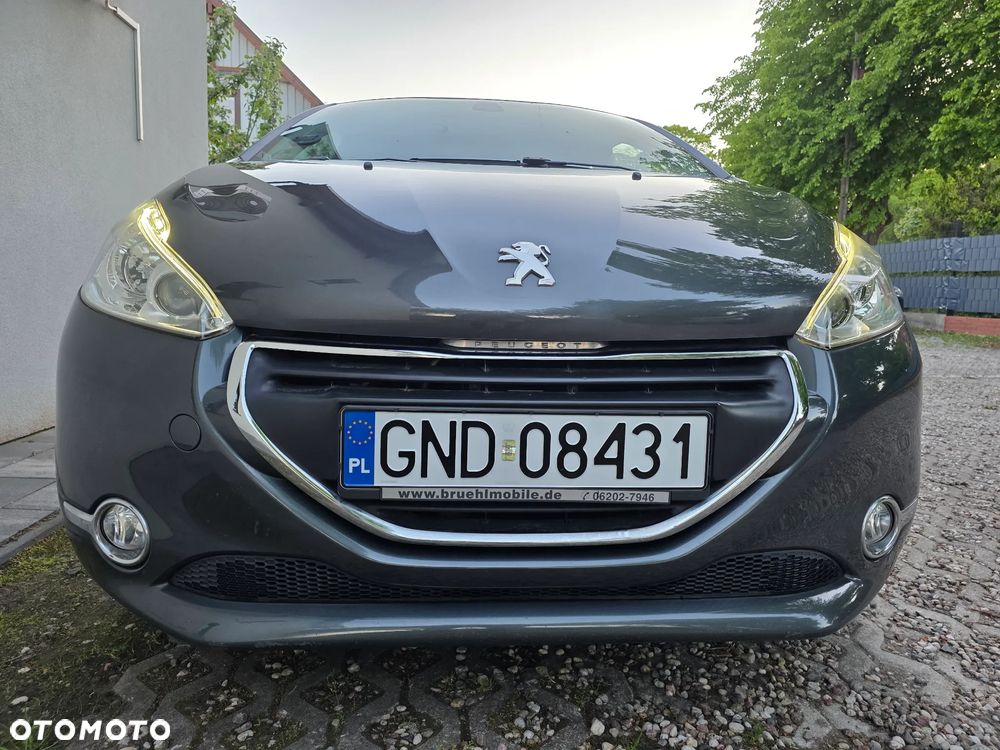 Peugeot 208 1.2 VTi Allure - 28