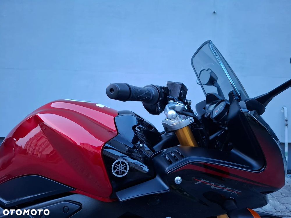 Yamaha FZ - 11