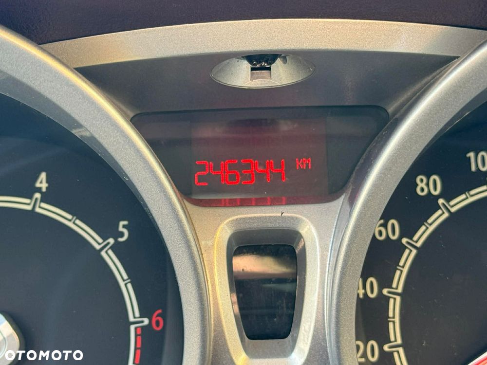 Ford Fiesta 1.4 Titanium - 14