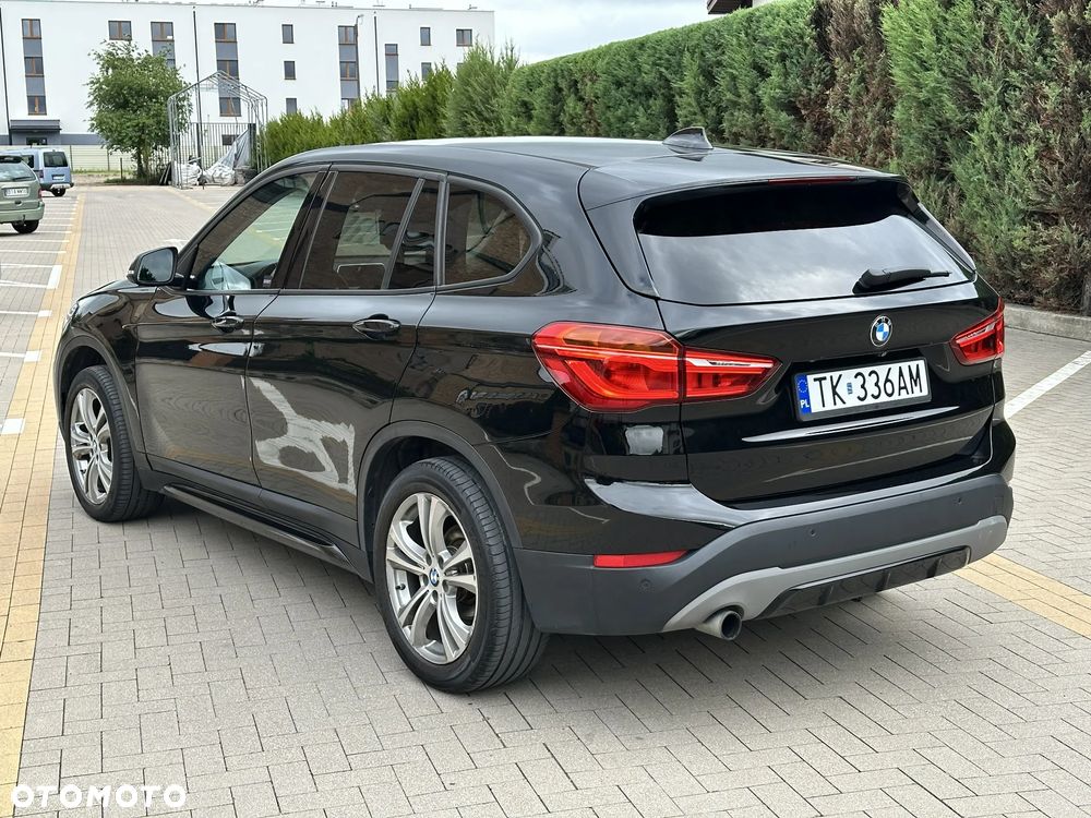 BMW X1 xDrive18d Sport Line - 3