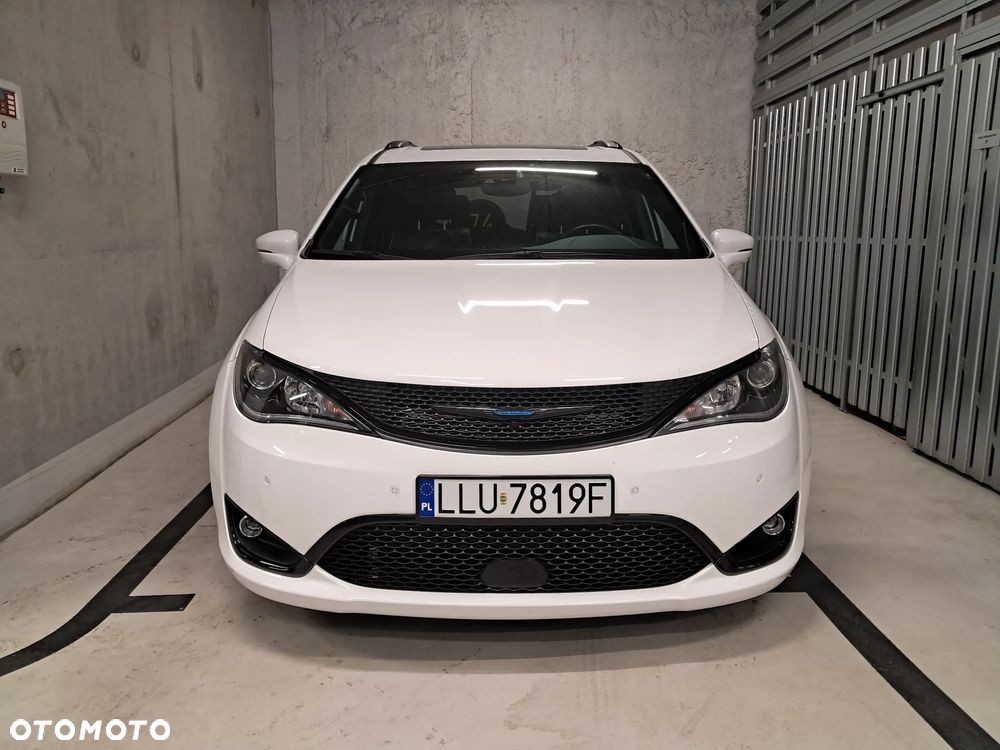 Chrysler Pacifica - 8