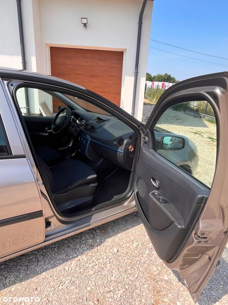 Renault Clio 1.5 dCi Authentique - 9
