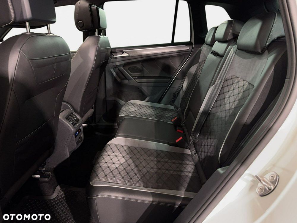 Volkswagen Tiguan - 16