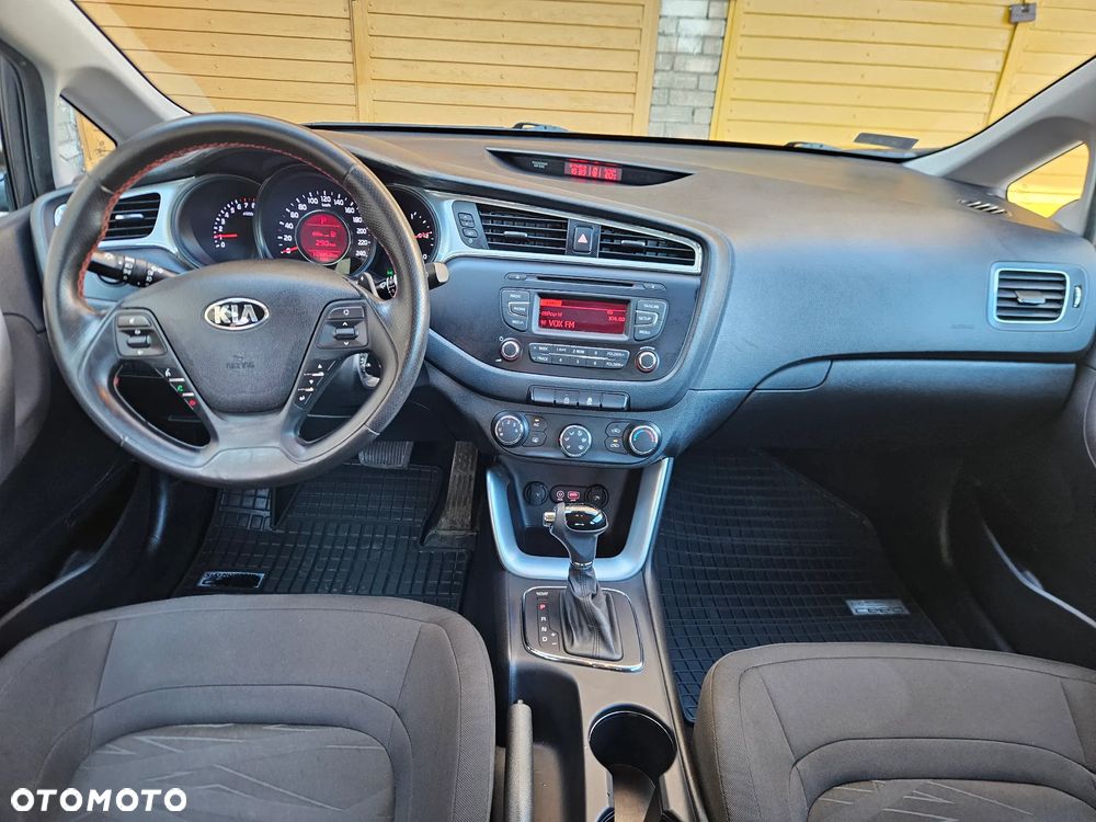 Kia Ceed 1.6 GDI M DCT - 12