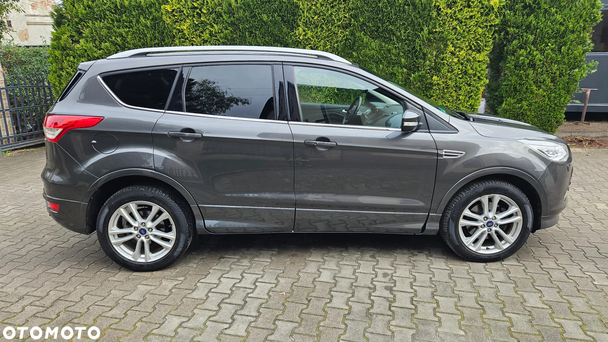 Ford Kuga 2.0 TDCi 2x4 Titanium - 10