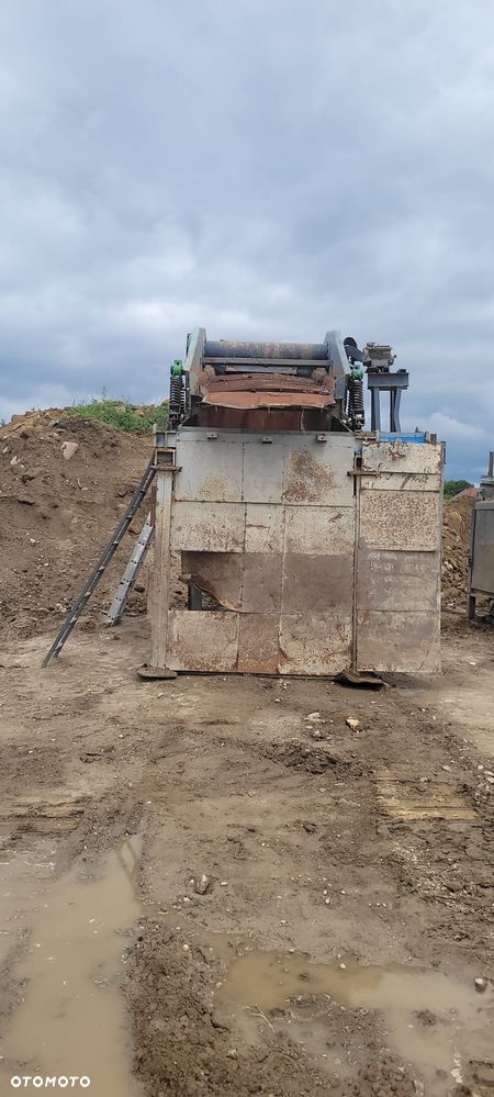 Inny Linia do Sortowania na Sucho: Kosz Zasypowy z Systemem Wibracyjnym z Taśmą Podającą +Sortownik na Sucho +Odwadniacz Kubełkowy do Piasku +2 Taśmociągi po 11 i 12 metrów - 6