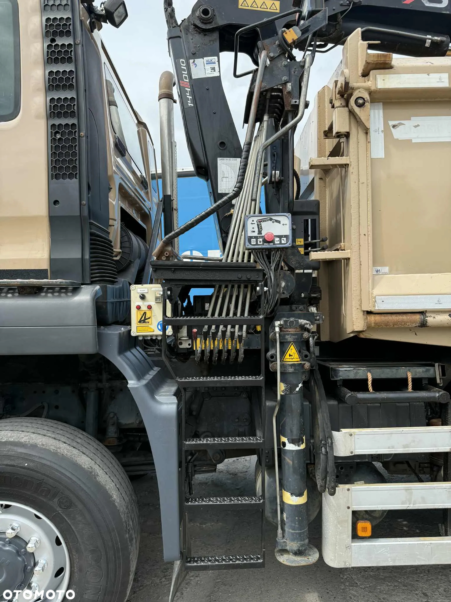 MAN TGS 33 6X6 - 10