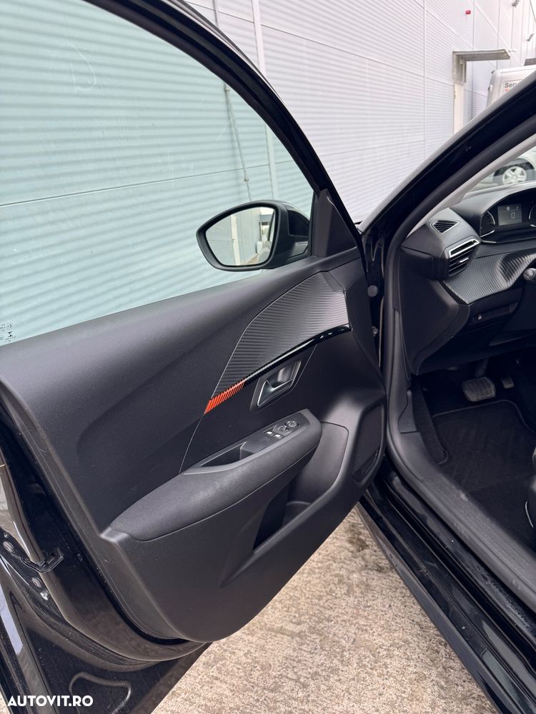 Peugeot 208 - 22
