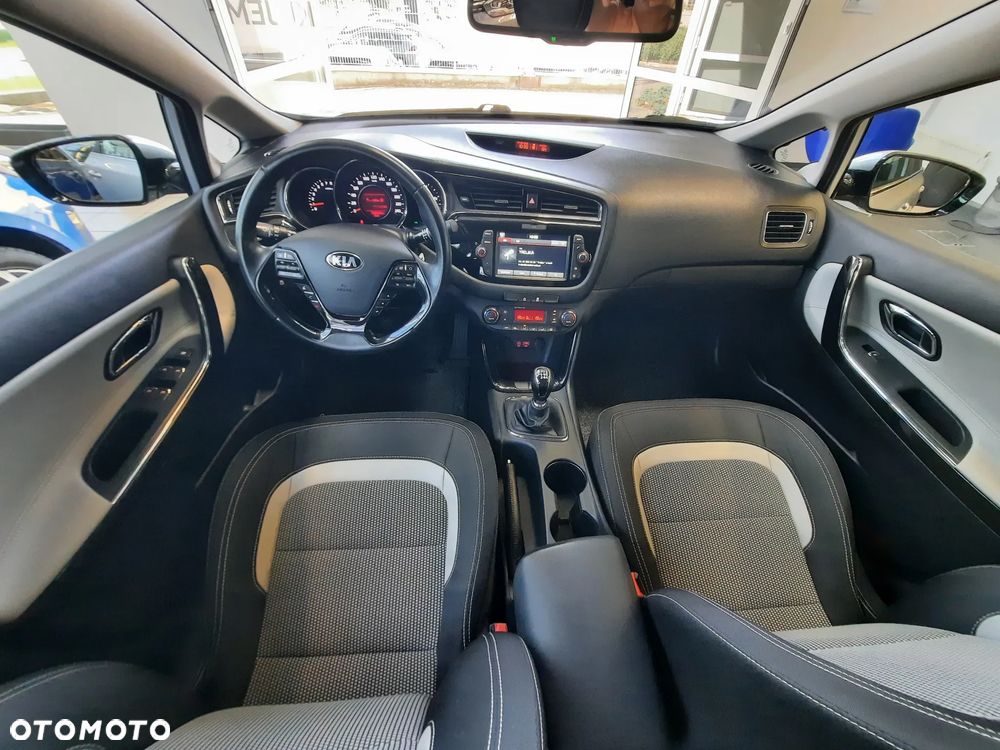 Kia Ceed 1.4 CVVT Dream Team Edition - 14