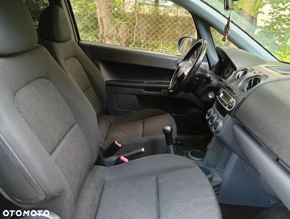Mitsubishi Colt - 6