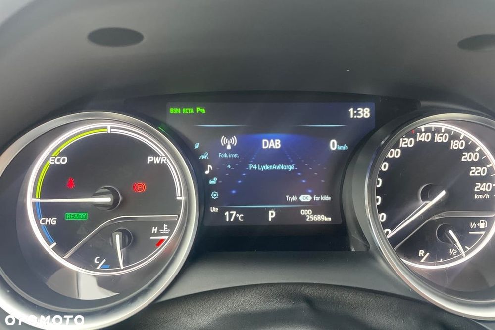 Toyota Camry 2.5 Hybrid Executive CVT - 10
