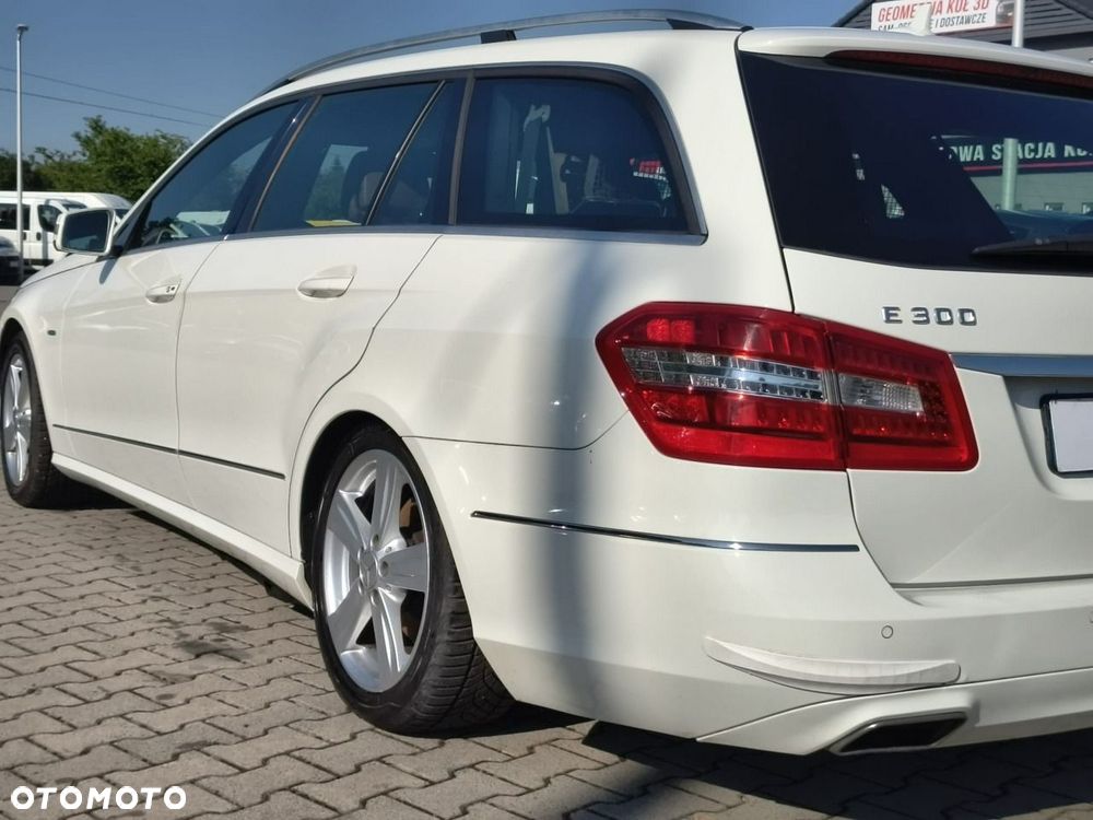 Mercedes-Benz Klasa E - 28