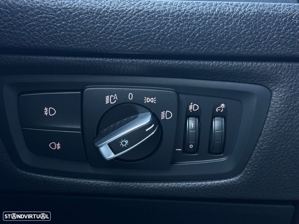 BMW 116 d Pack M - 16