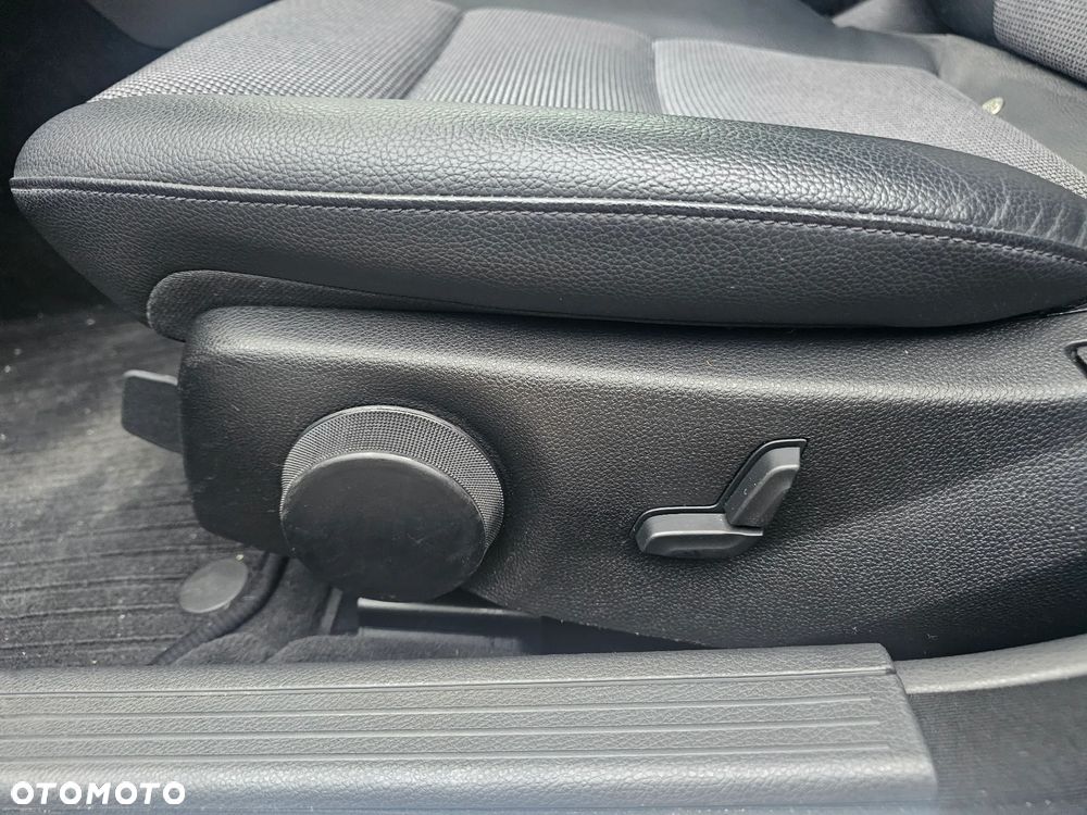 Mercedes-Benz Klasa C 200 CDI BlueEff Elegance - 28