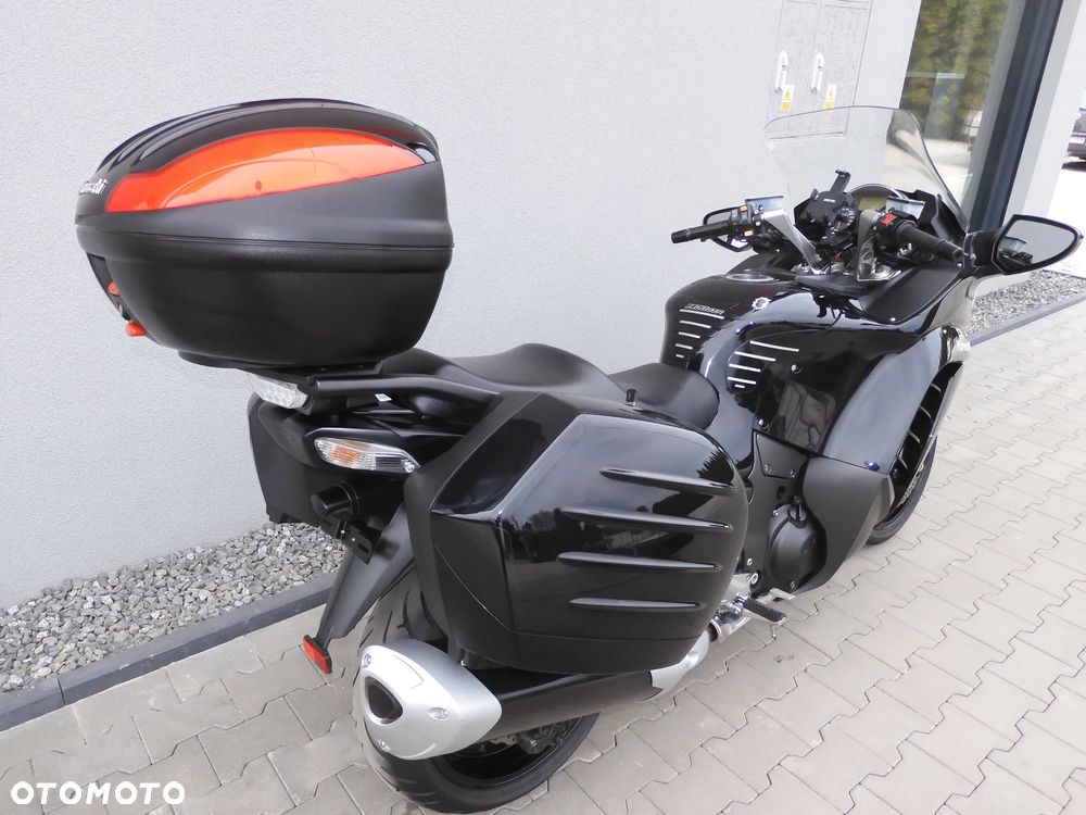 Kawasaki GTR - 14