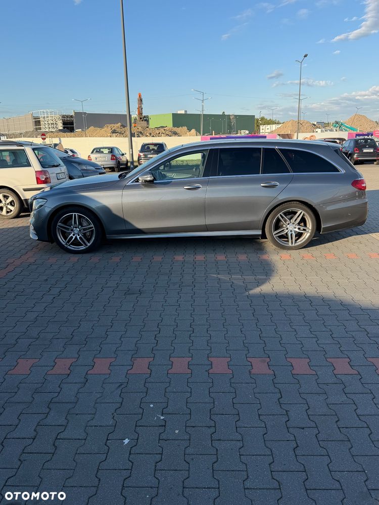 Mercedes-Benz Klasa E 220 d 4-Matic 9G-TRONIC - 3
