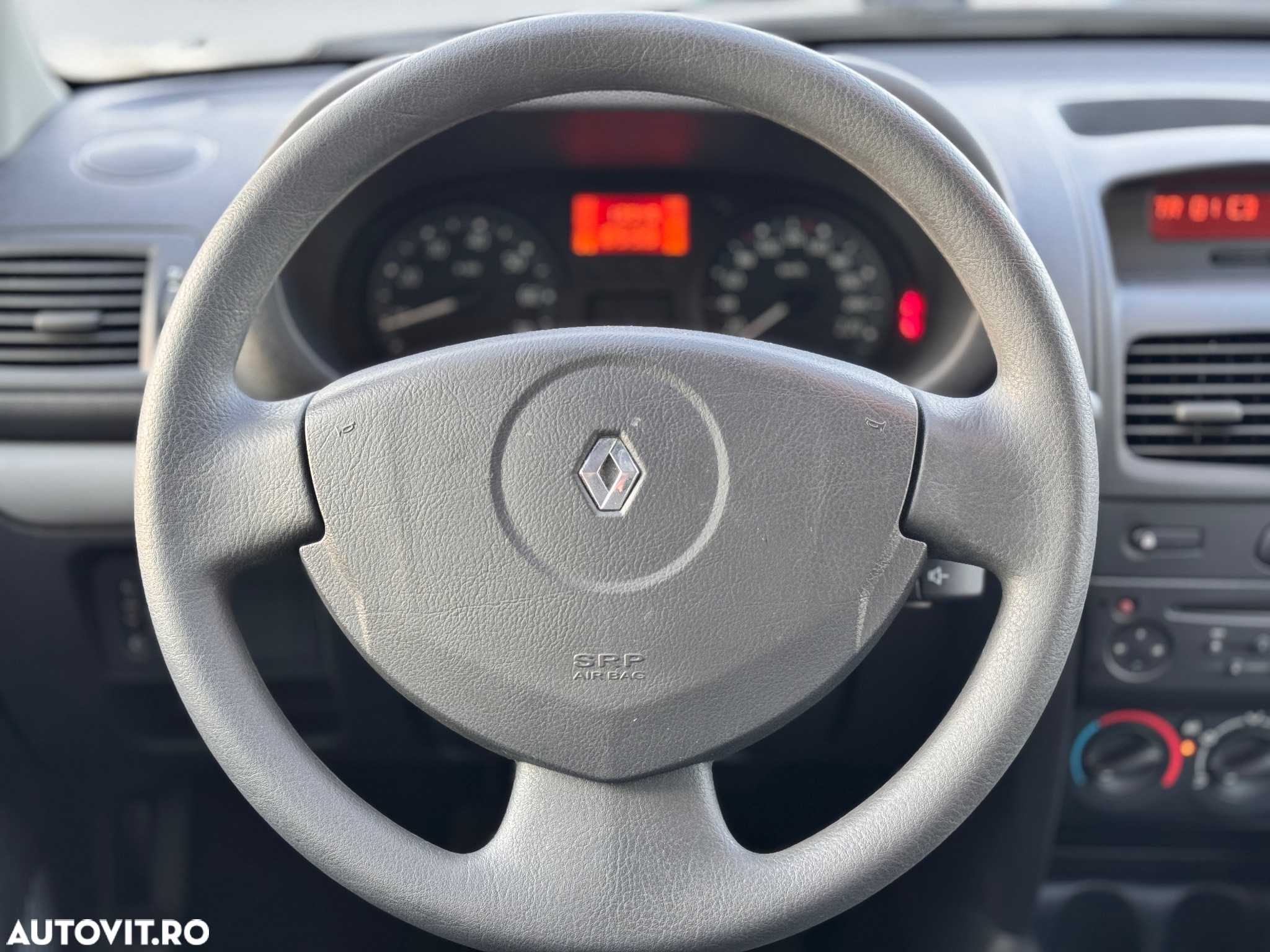 Renault Clio III 1.2 16V Authentique - 12